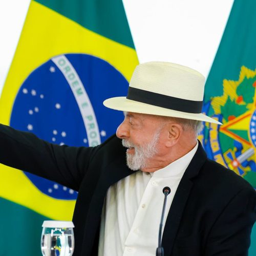Lula amplia vantagem e lidera todos os cenários de 2º turno para a Presidência