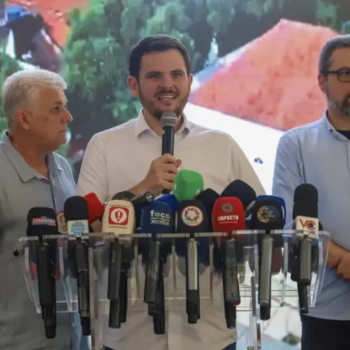 Prefeito Renato Junior anuncia rua gastronômica e leva secretarias para impulsionar revitalização do Centro de Manaus