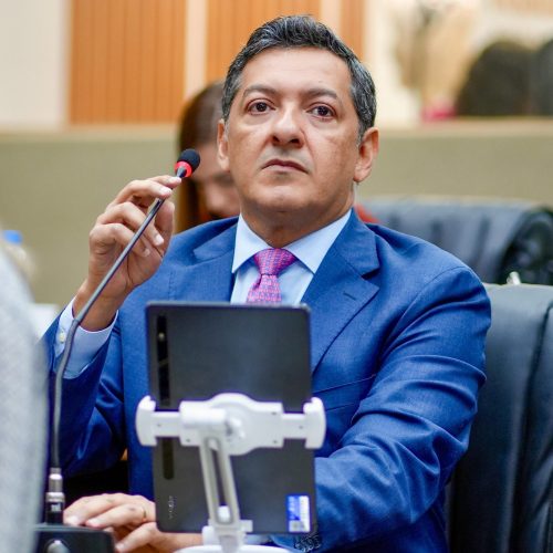 O deputado estadual Felipe Souza está de saída do PRD e deve se filiar ao Podemos.