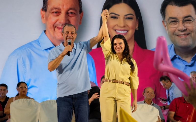 Em dia de suspense, Aziz fecha noite pedindo aplausos para Alessandra