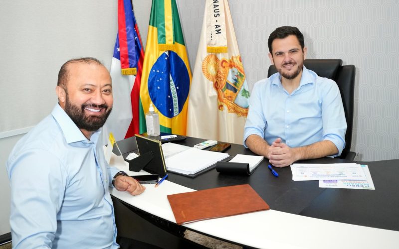 Prefeito Renato Junior anuncia que Manaus supera Rio de Janeiro e São Paulo ao registrar o melhor desempenho entre as três maiores redes municipais de ensino do Brasil
