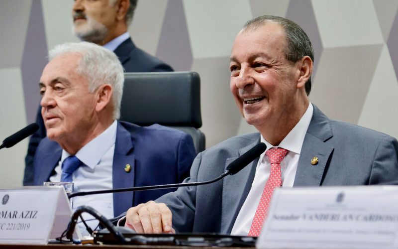 Com relato de Omar, comissão do Senado aprova projeto que reduz a jornada semanal dos trabalhadores sem redução salarial