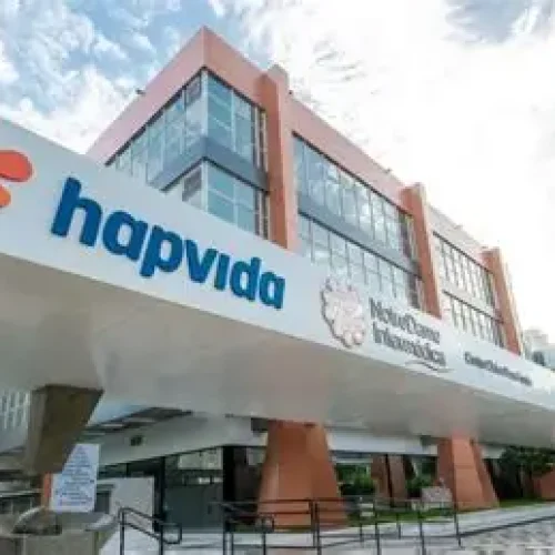 Valor da Hapvida despenca de R$ 110 bilhões para 8 bilhões e bancos rebaixam ações