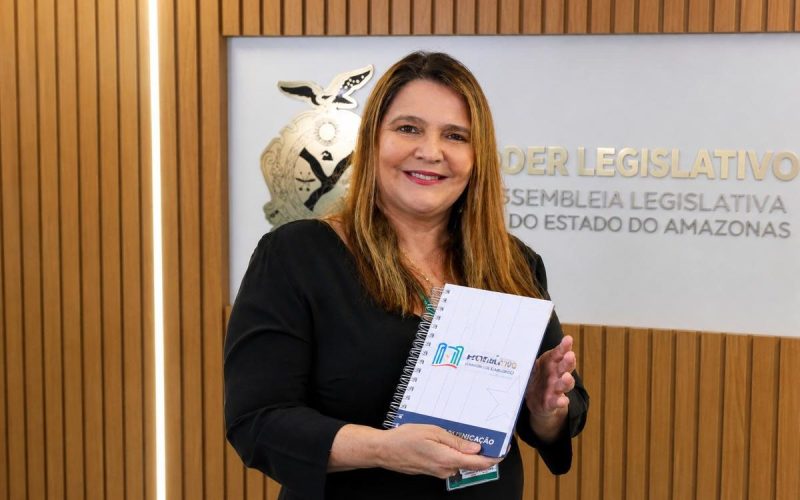 Roberto Cidade nomeia Mônica Santaella para nova secretaria no governo