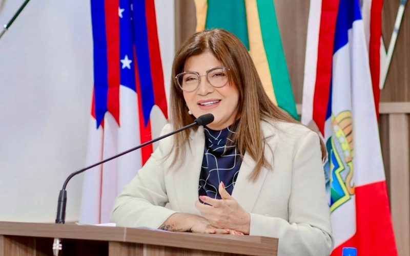 Tudo em família: Jeane Pinheiro assume comando da Prefeitura de Coari