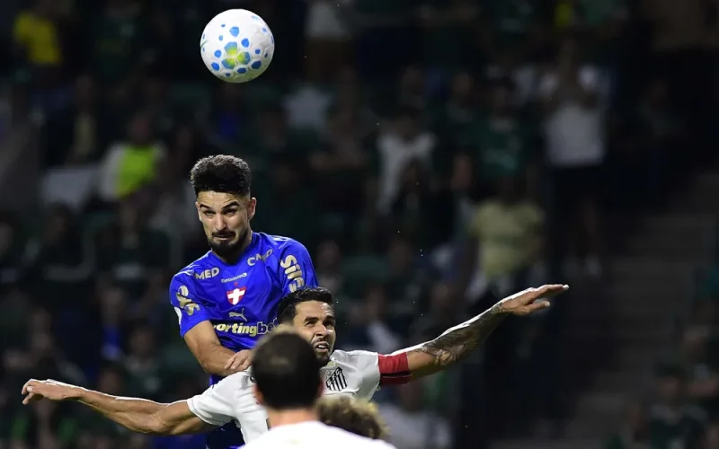 Palmeiras sobra contra o Santos em dia de festa e abre larga vantagem na Copa do Brasil